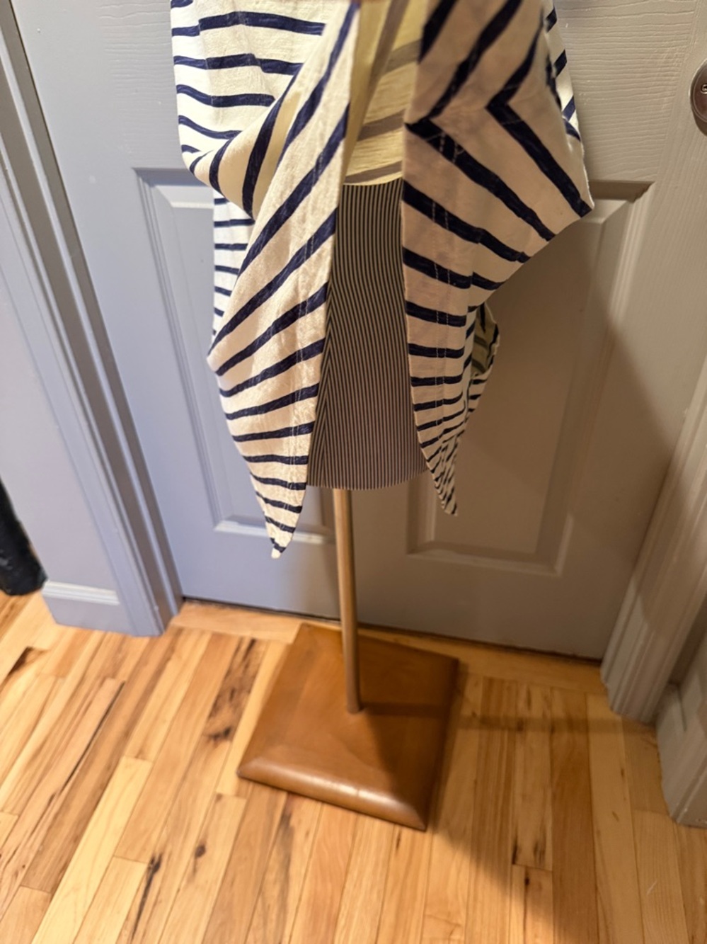 Rock Flower Paper Poncho O/S - Picture 7 of 9